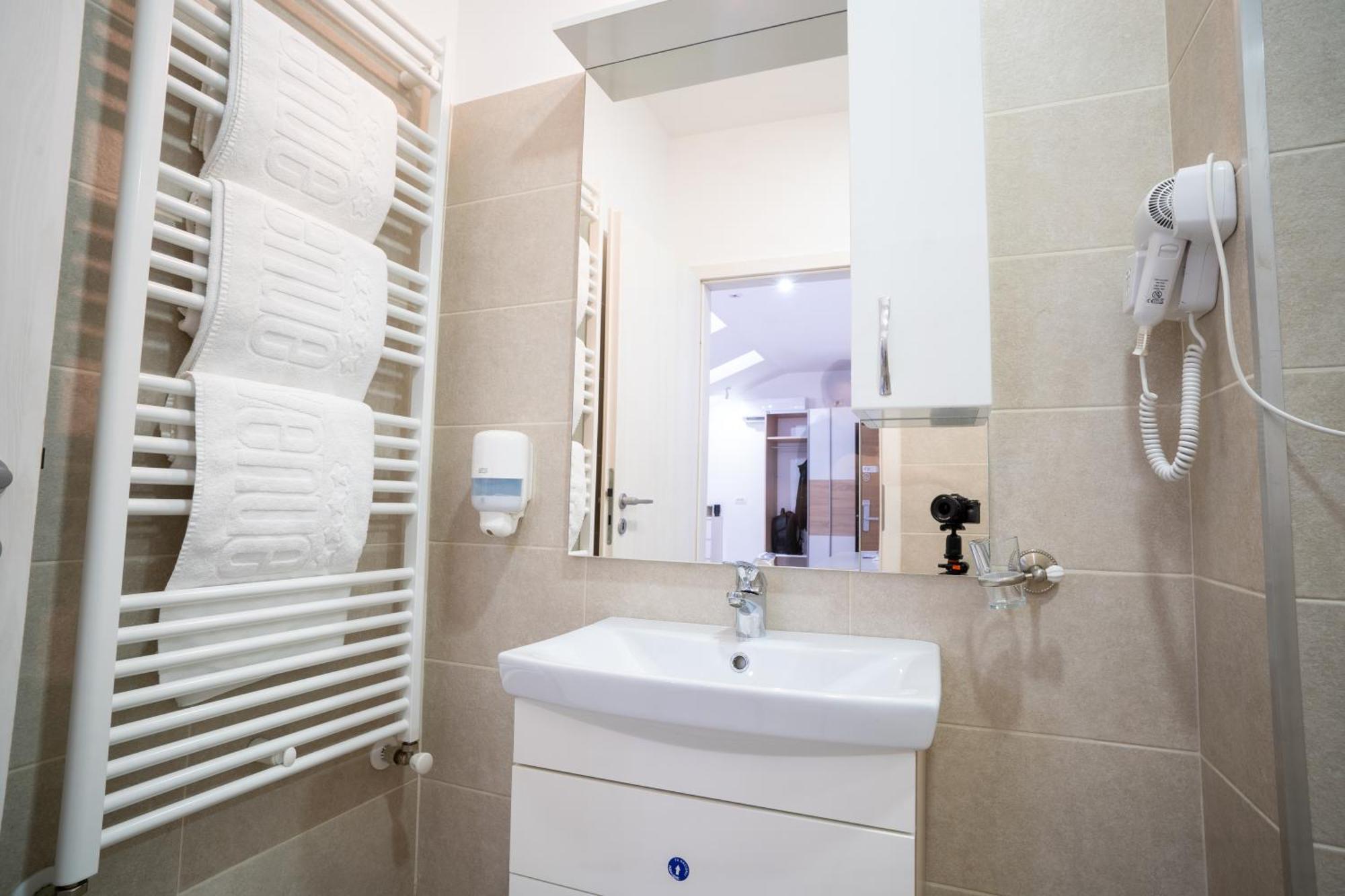 Avenue Parliament Old Town - Avenue Hotels Bucureşti Ngoại thất bức ảnh